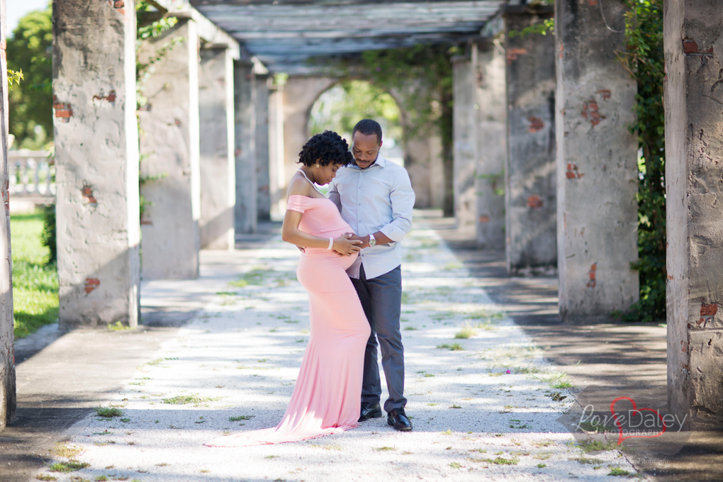 Coralgablesmaternityphotoshoot.jpg