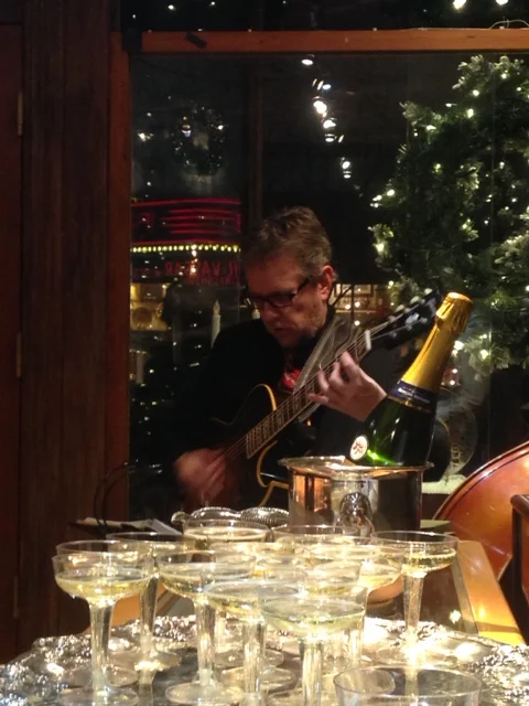 Champagne and live music! 