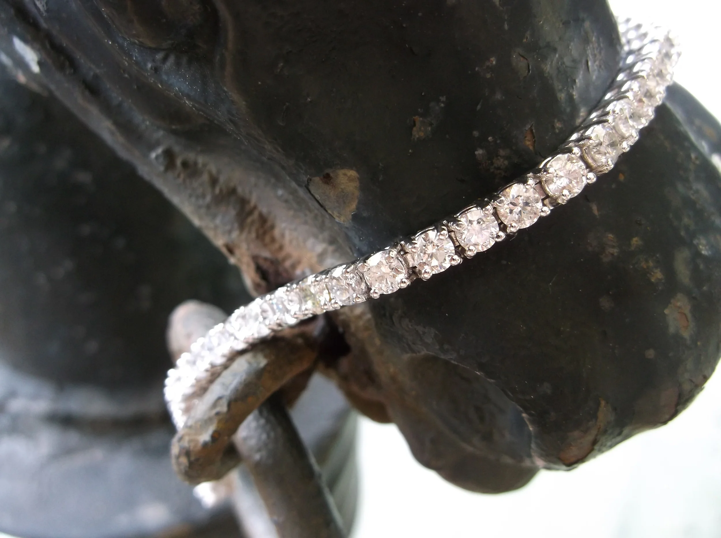 SOLD - Exquisite diamond bracelet set in white gold with 7.00 carats total weight in diamonds
