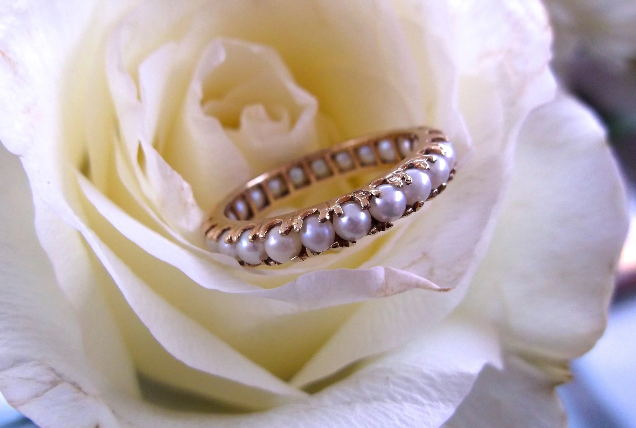 SOLD - Lovely pearl and yellow gold eternity band (size 7).