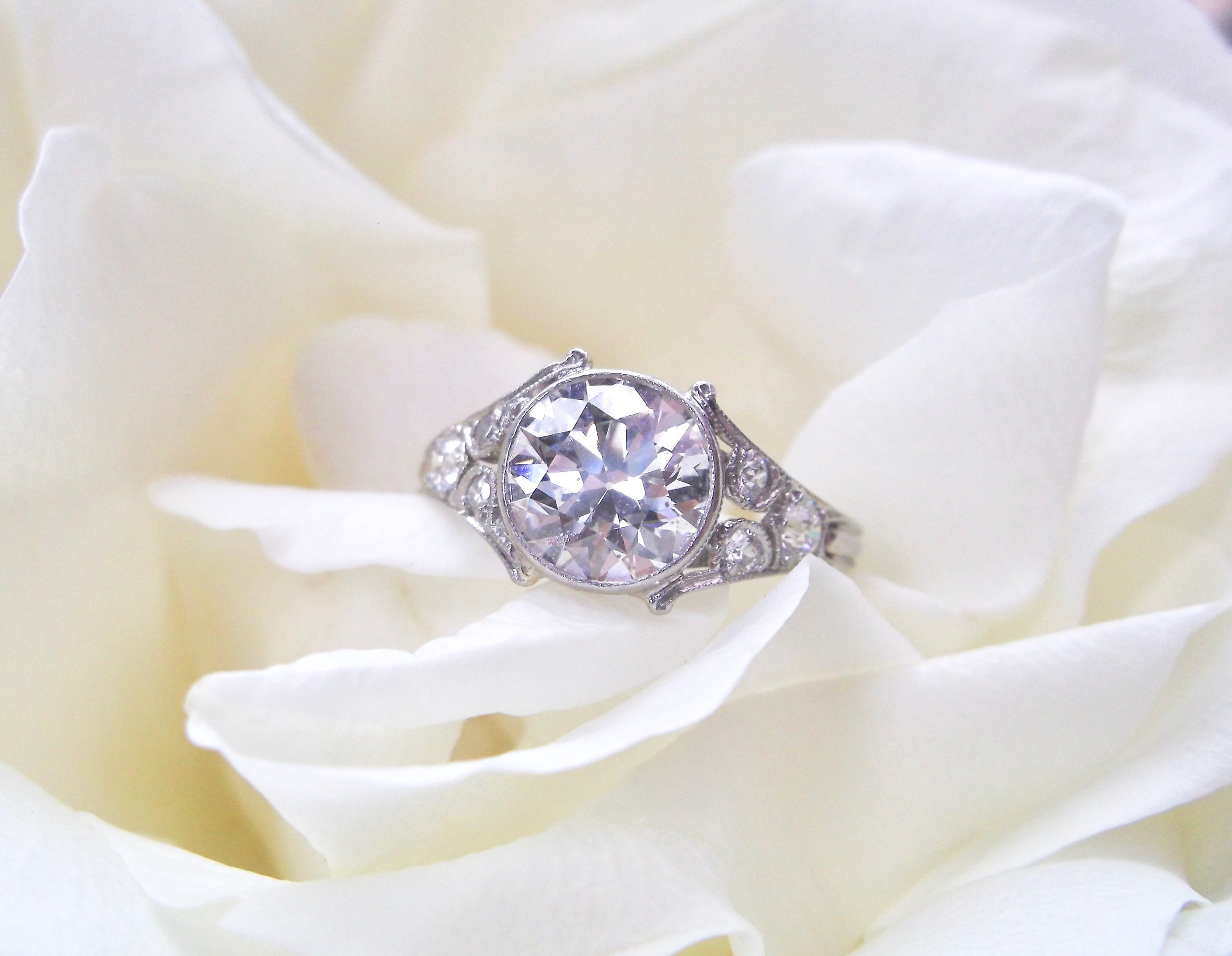 Tiffany & Co. stands the test of time. The perfect example? This fabulous 2.05 carat Old European cut diamond and platinum ring circa 1920. Shop this gorgeous ring HERE. 
