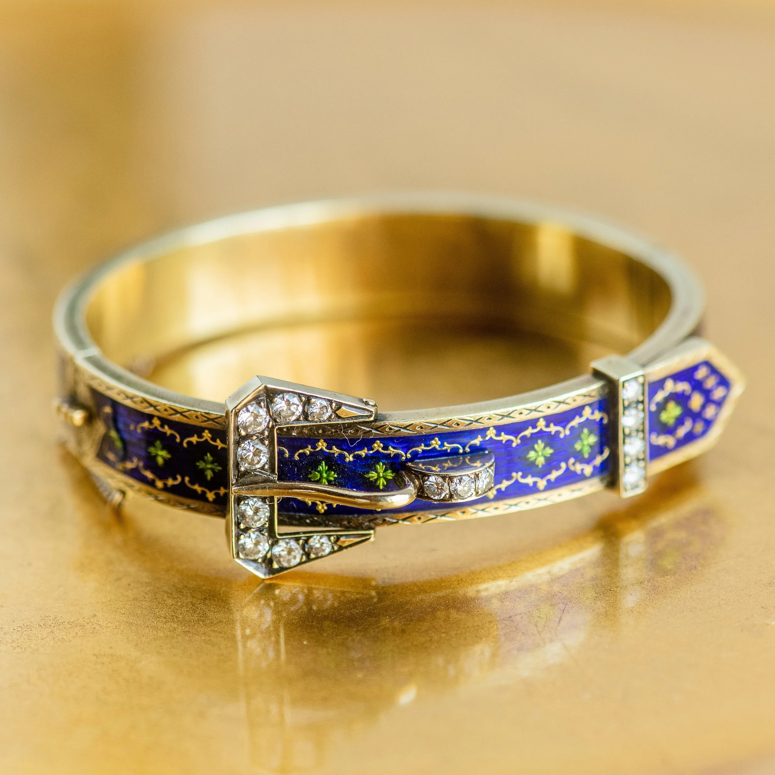 They say beauty is in the details. And this Victorian bracelet has a lot of details π Tap to ship this fabulous piece HERE !