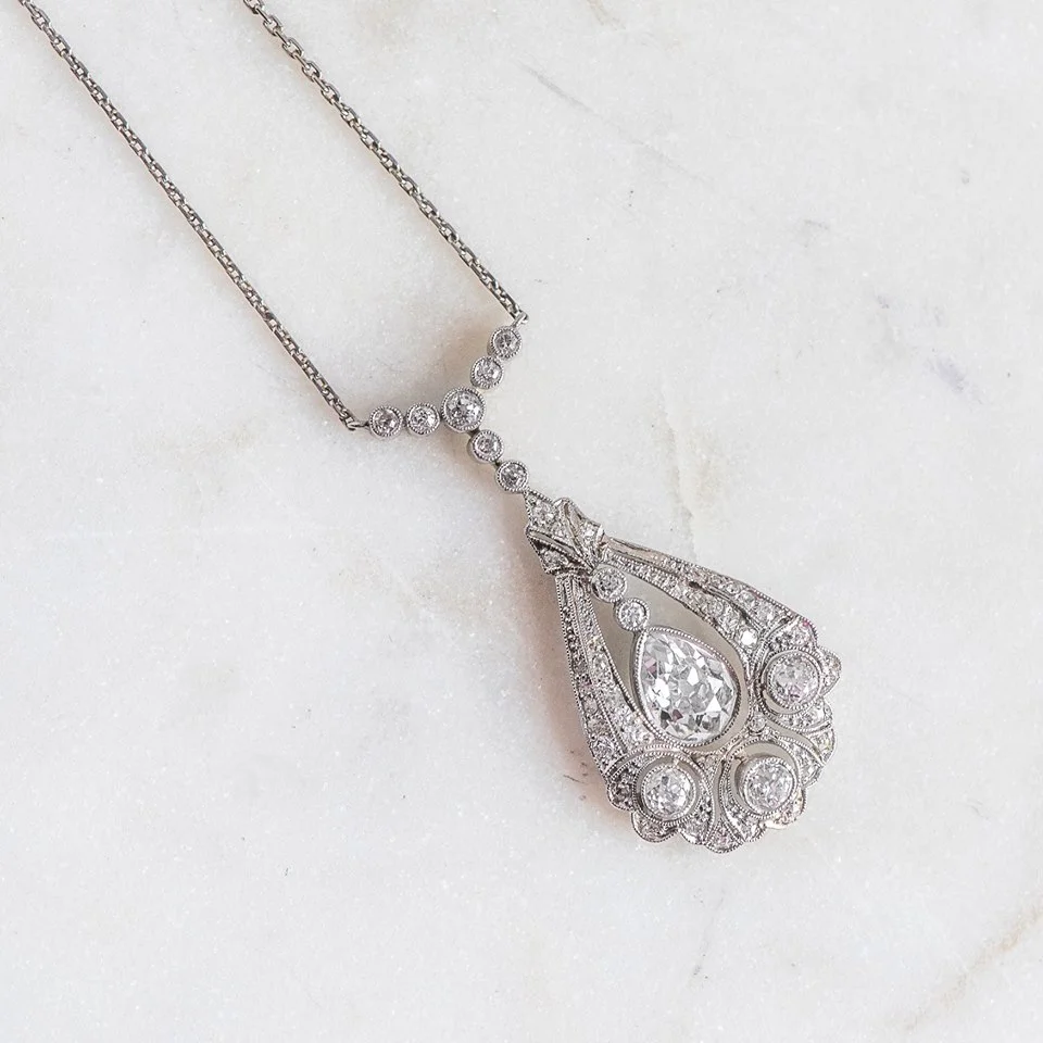 No, you're not dreaming. Yes, this Edwardian diamond pendant could be yours....π Shop this beauty HERE !