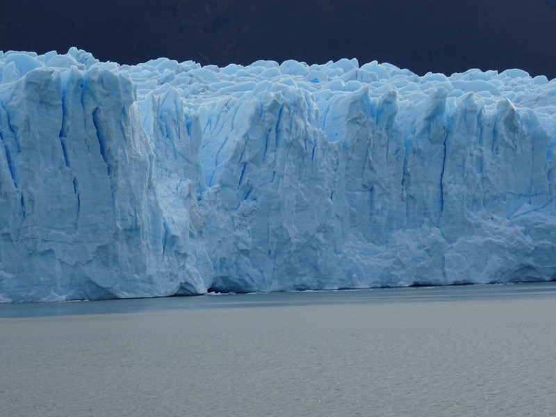 perito_moreno_glacier_close_up.jpg