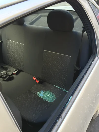 smashed_car_window_argentina.jpg