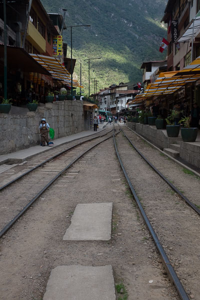 train_track_aguas_calientas_peru.jpg