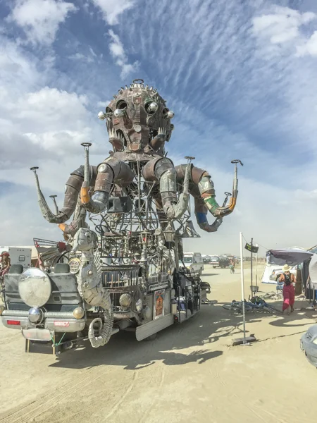 el_pulpo_mecanico_burning_man.jpg