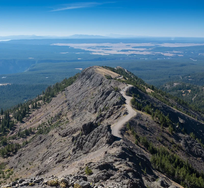 stunning_vciew_from_the_top_of_Mount_Washburn_yellowstone_national_park.jpg