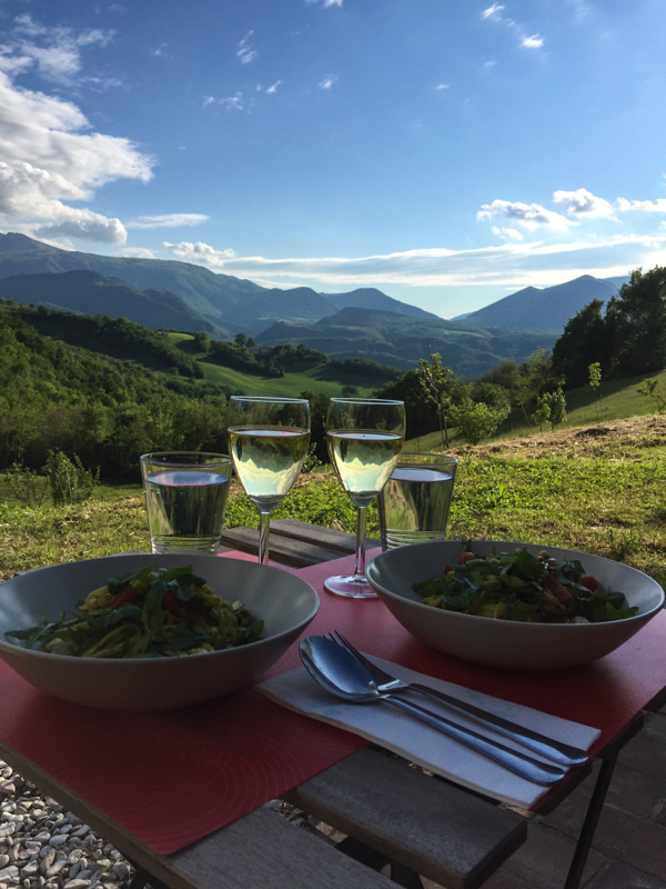 dinner_with_a_view_housesit_italy_marche_2.jpg