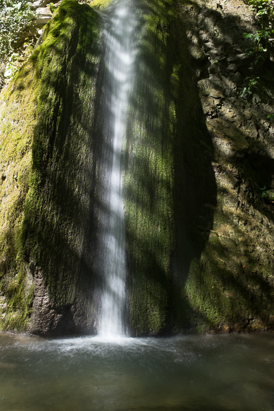 waterfall_hike_marche_italy.jpg