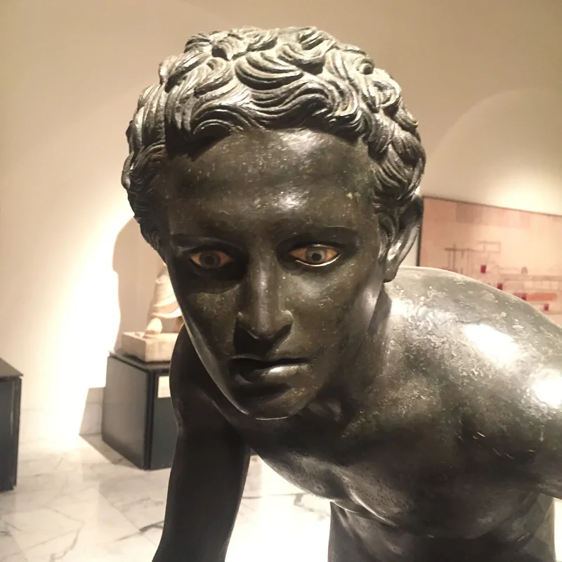 head_of_bronze_runner.jpg