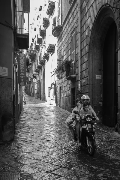 naples_alleyway_scooter.jpg