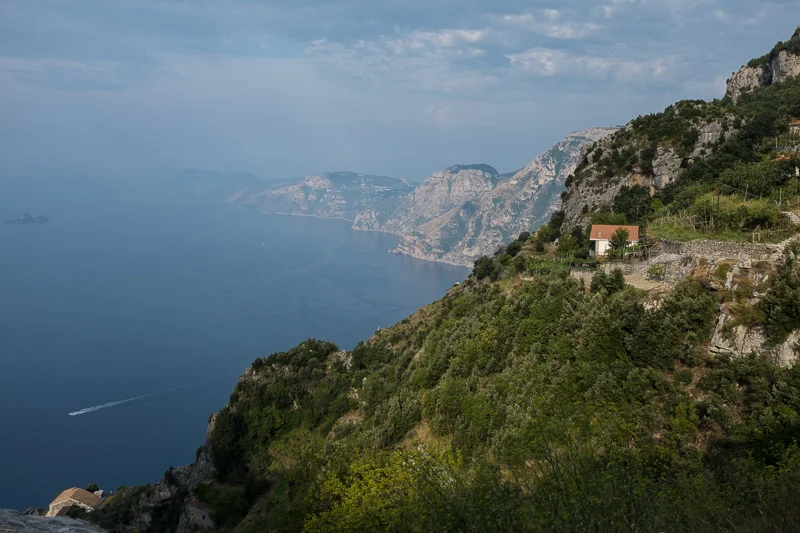 path_of_the_gods_cliffs.jpg