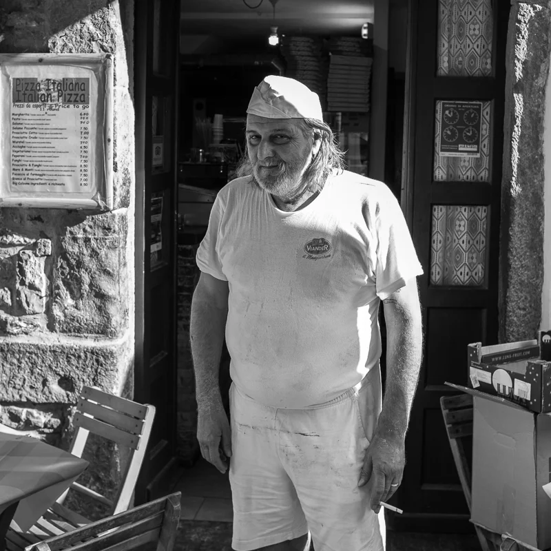 cinque_terre_pizza_maker.jpg