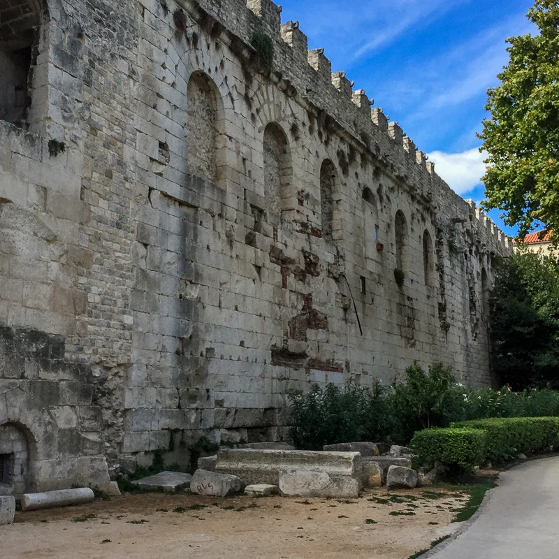 split_wall.jpg