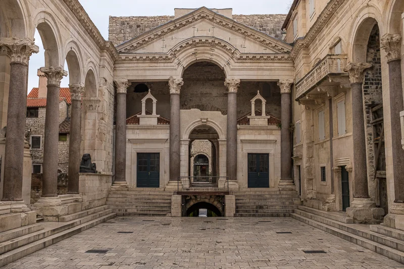diocletian_palace_2.jpg