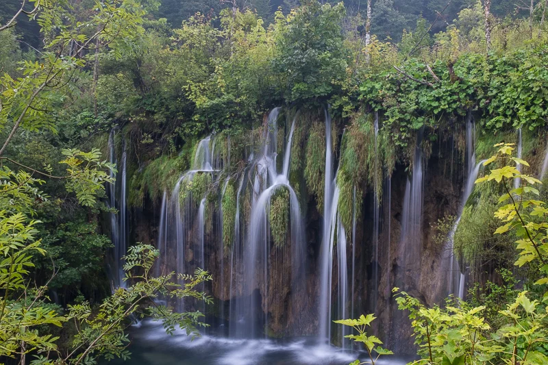 plitvice_national_park_waterfall_5.jpg