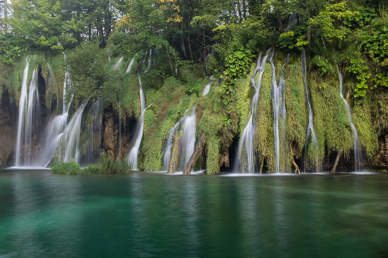 plitvice_national_park_waterfall_6.jpg