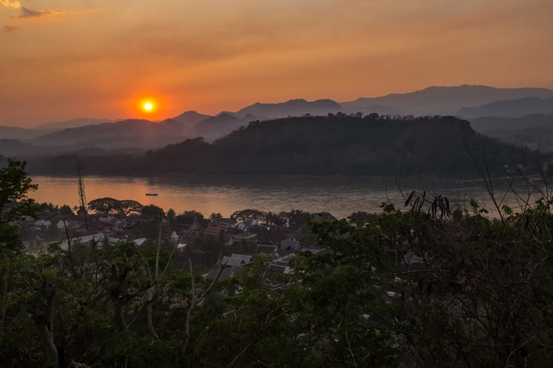 Sunset from the top of Mount Phou Si