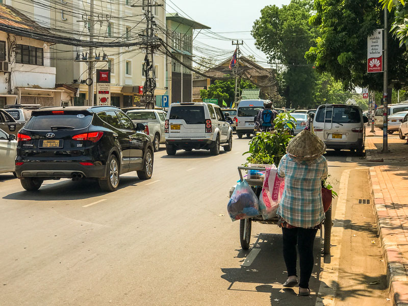 street_cart_vientiane.jpg