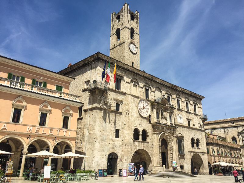 Italian Day Tripper; 19 Hilltop Towns