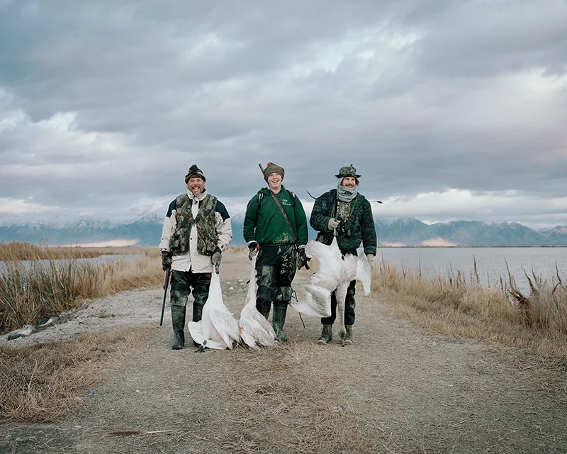 10_Three Hunters With Swans.jpg
