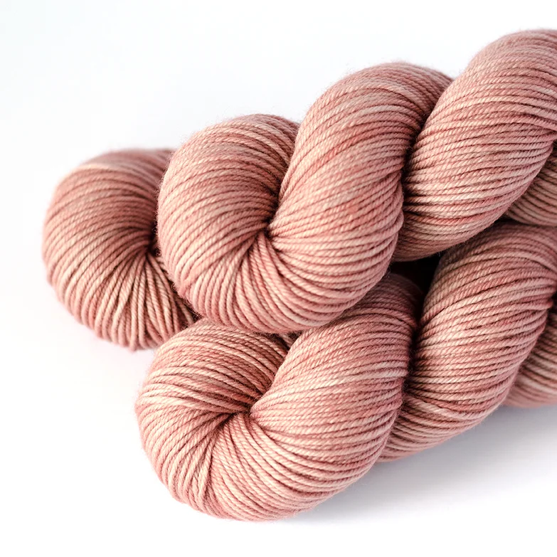 SW Merino DK - $25 100% Superwash Merino Wool 4 plies 230 yds / 210 m 100 grams DK Weight US 5-7 / 3.75 - 4.5 mm Hand wash or machine wash gentle cycle / Dry flat This base is soft and smooth. It’s a plump yarn that is a bit fuller than DK 250.
