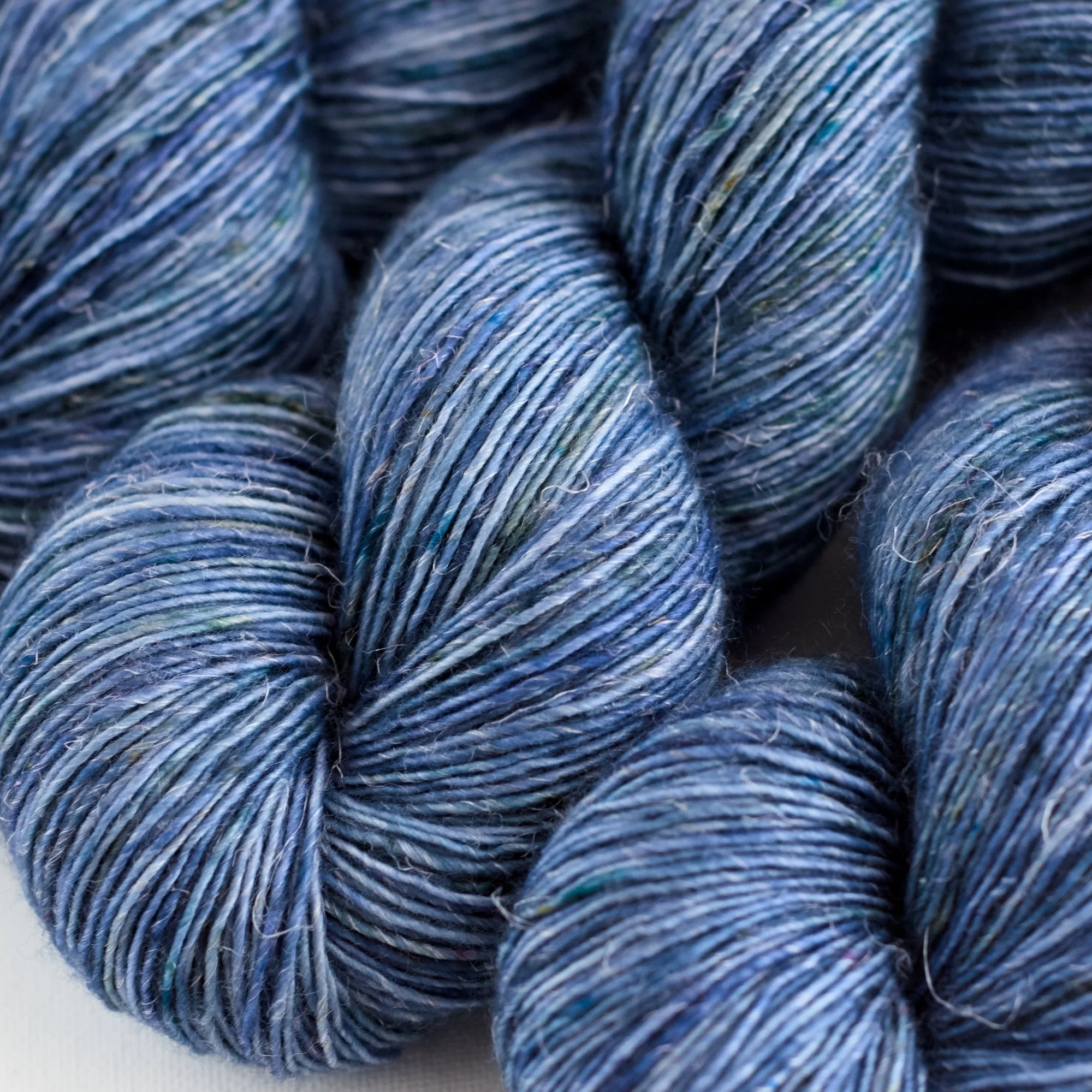 Mer-Lin Singles | Iris