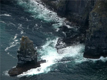 cliffs_moher_haystack_rt_440.JPG