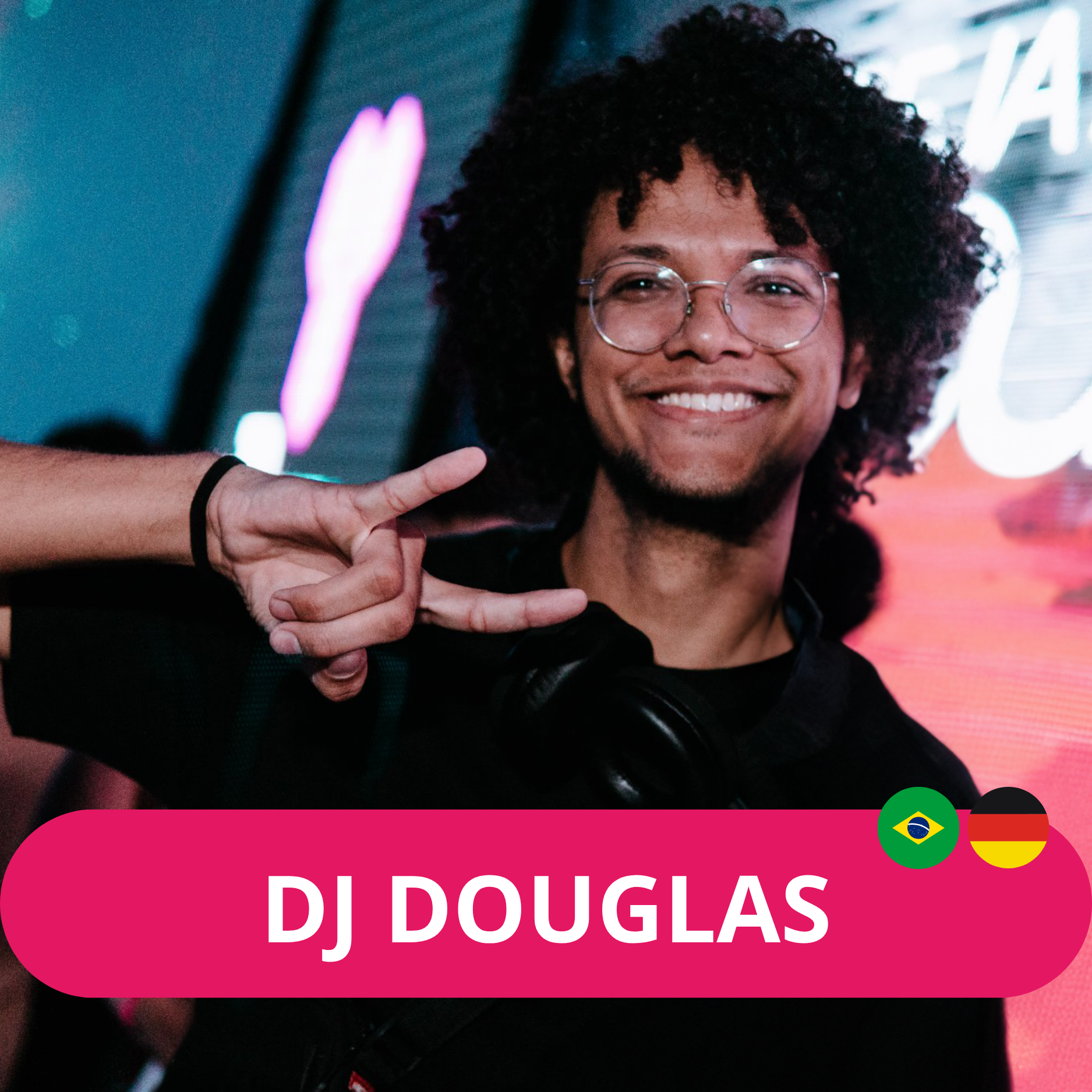 33 - Vierkantje DJ Douglas.png