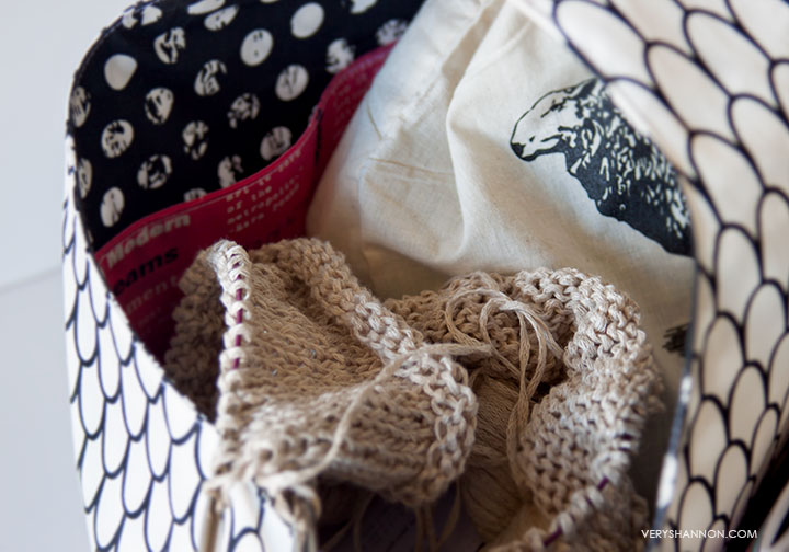 FREE Reversible Box Tote Pattern // VeryShannon.com