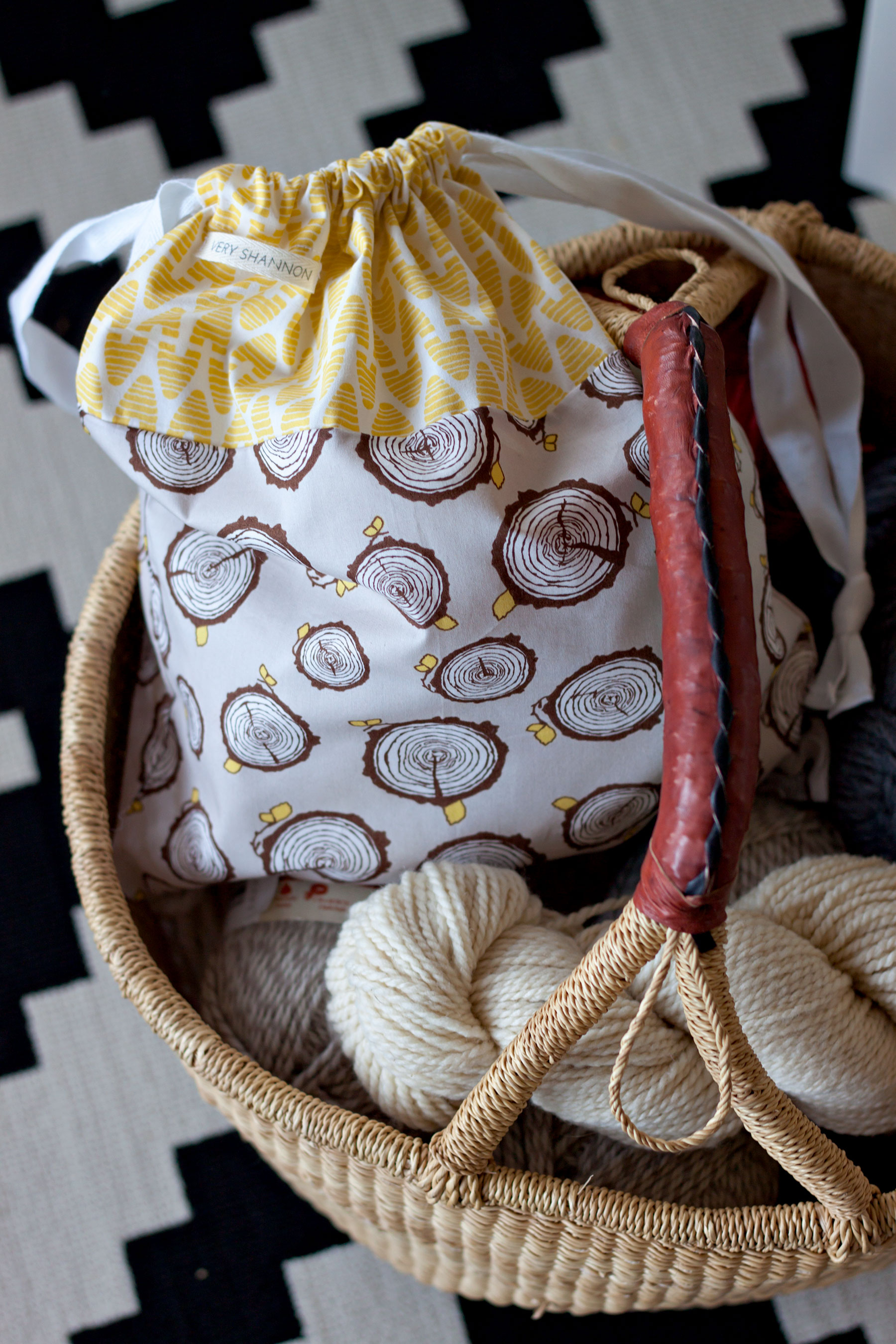 FREE BONNIE DRAWSTRING PROJECT BAG TUTORIAL BY VERY SHANNON