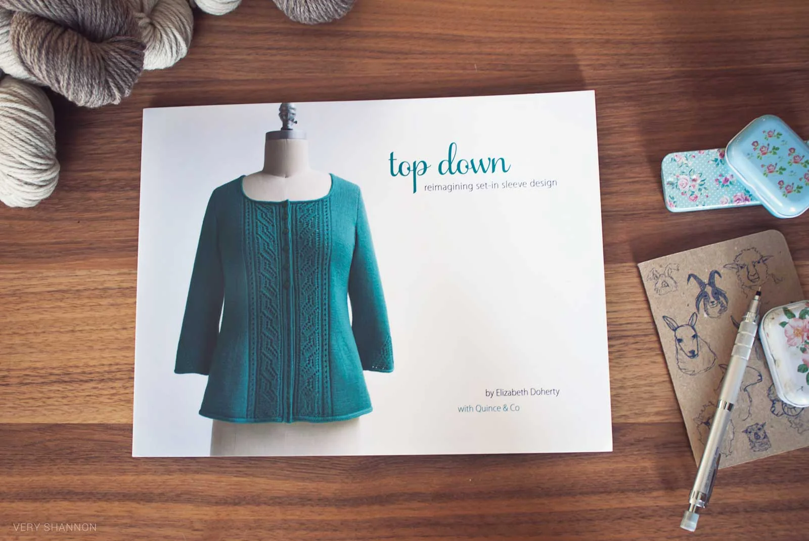 READING || TOP-DOWN: REIMAGINING SET-IN SLEEVE DESIGN BOOK REVIEW! 