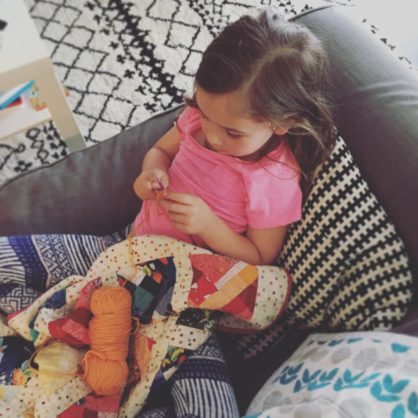 KNITTING || TEACHING KIDS TO KNIT - TIPS & THOUGHTS