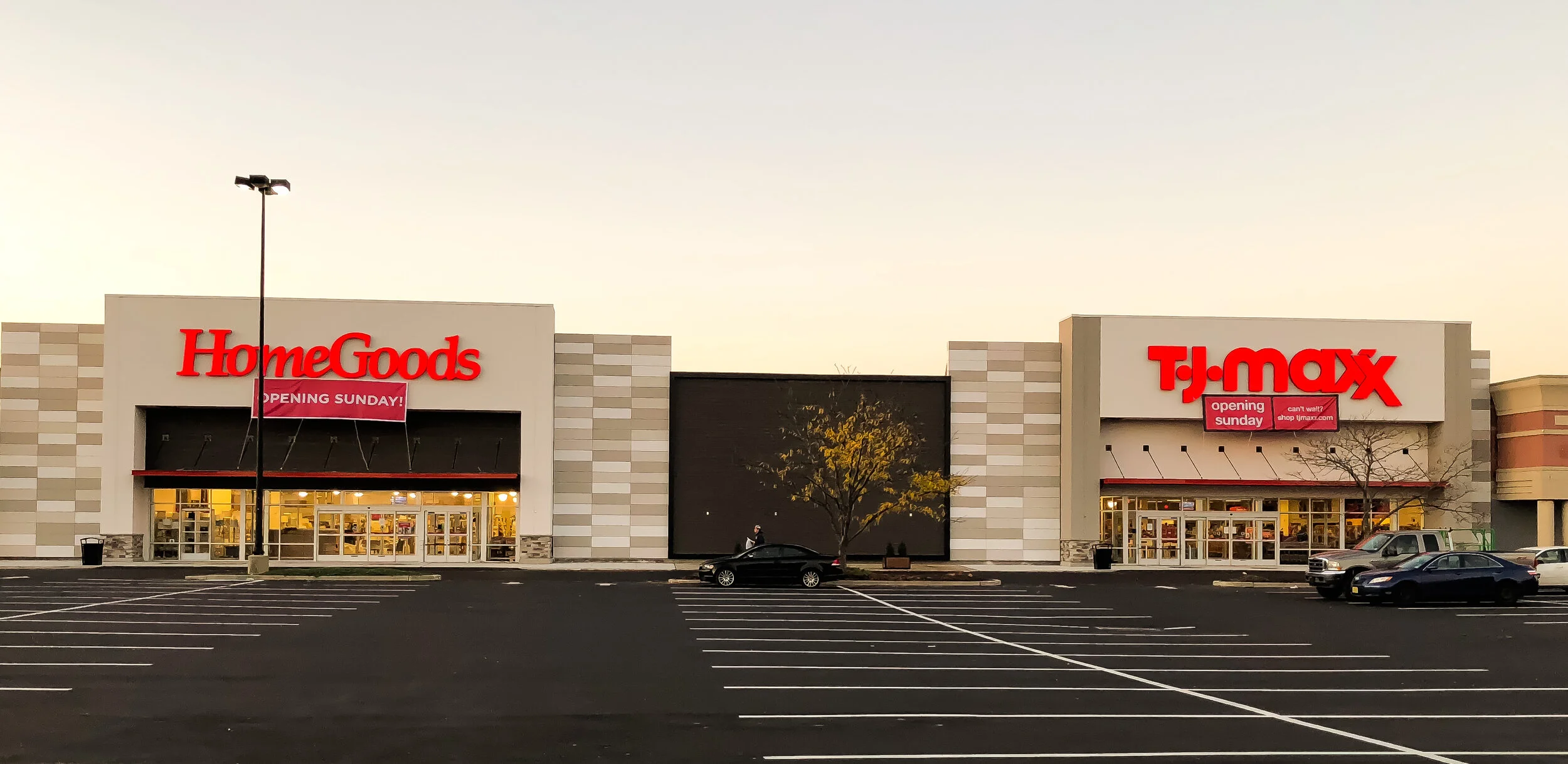 T.J.Maxx HomeGoods Fit Out & New Facade Construction