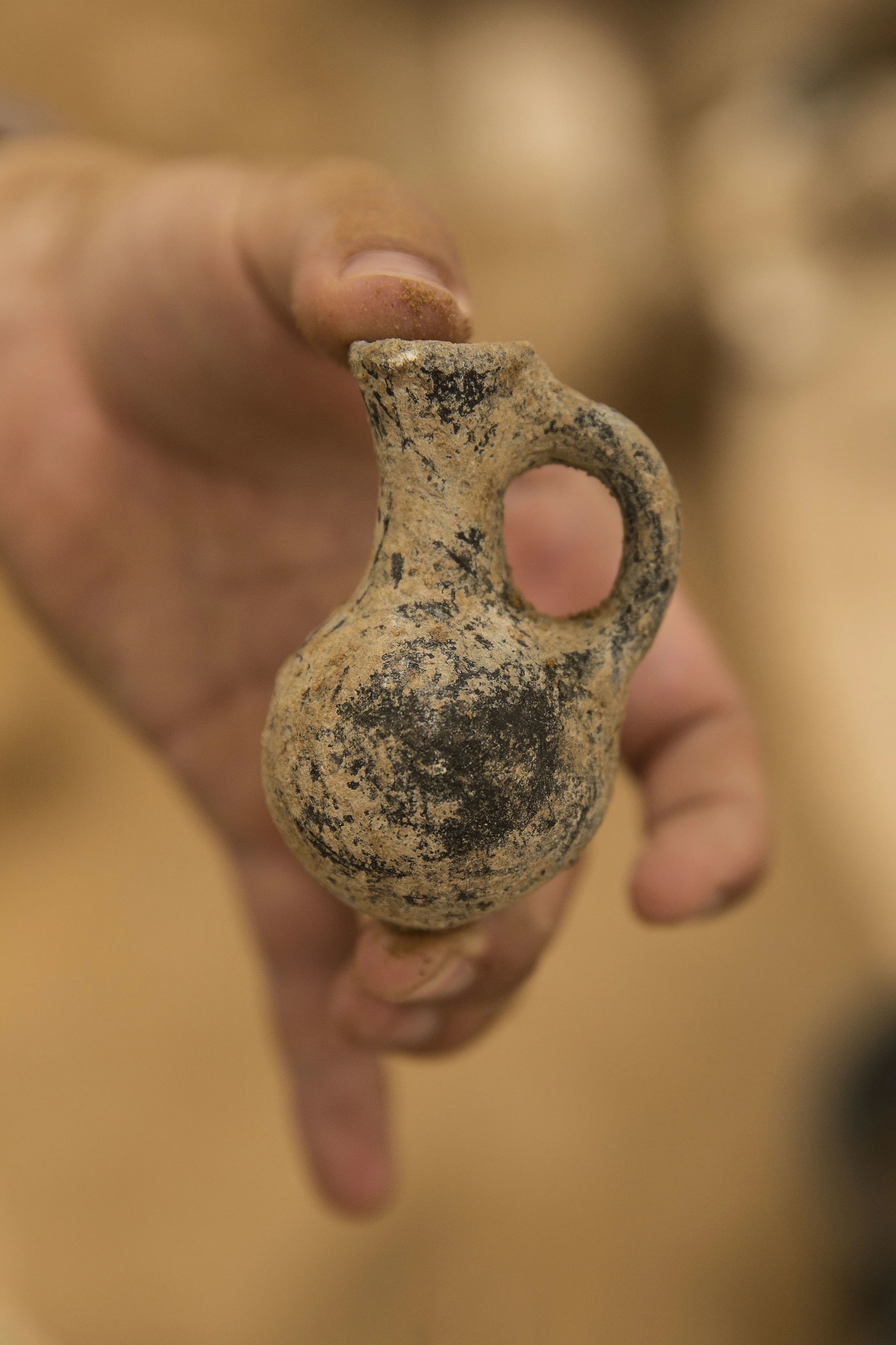  Juglet from a 10th-9th century BC burial in the excavation of the Philistine cemetery by the Leon Levy Expedition to Ashkelon  ©Tsafrir Abayov/Leon Levy Expedition 