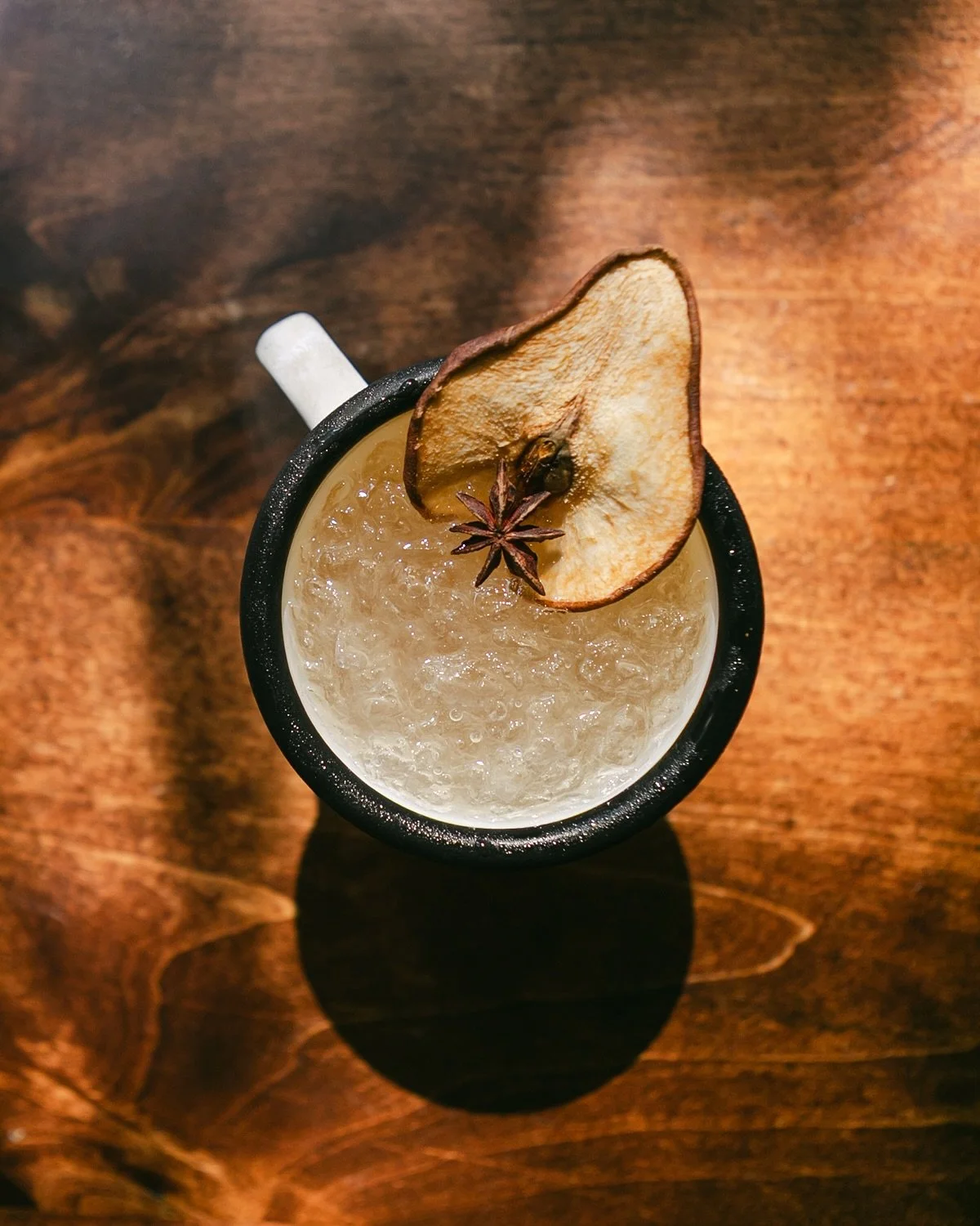 🍂 FALL MULE ON THE MENU!
Fall is in the air! The leaves are changing, the sun sits lower in the sky, school buses are back at the corner&hellip;and our Mule just got its fall glow-up.

This seasonal twist features gin, pear &amp; star anise shrub, l