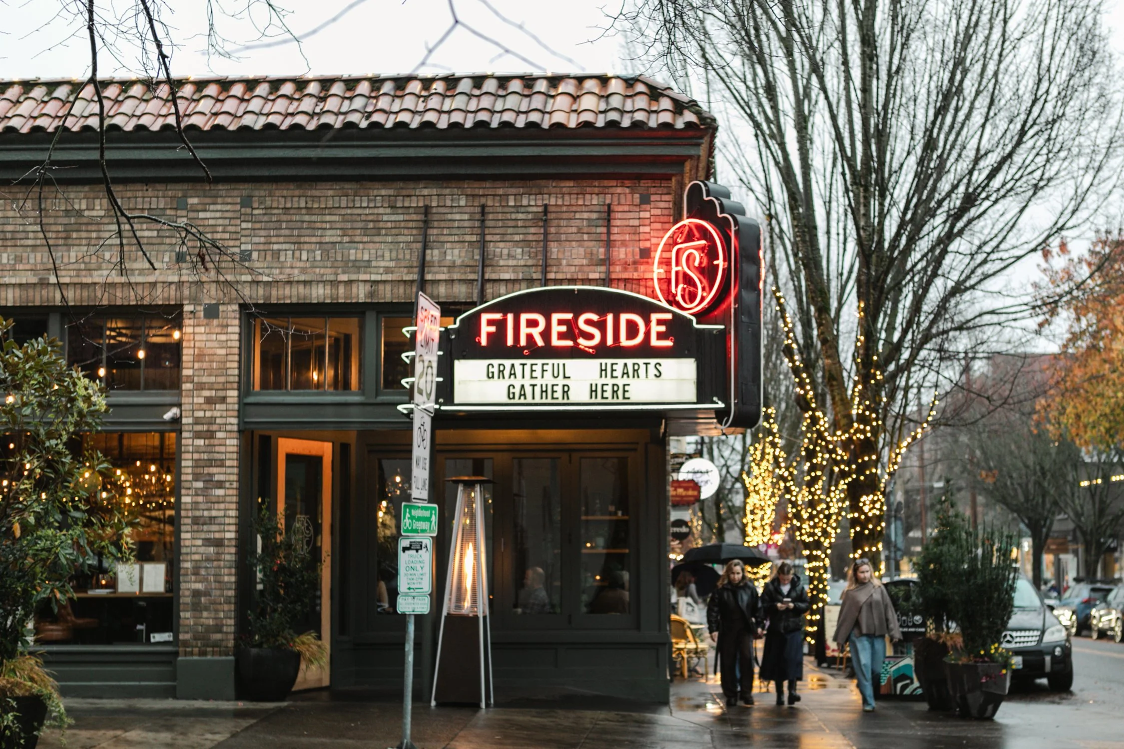 Fireside-Portland-Oregon-251126-GratefulRdrbrd-6x4-1.jpg