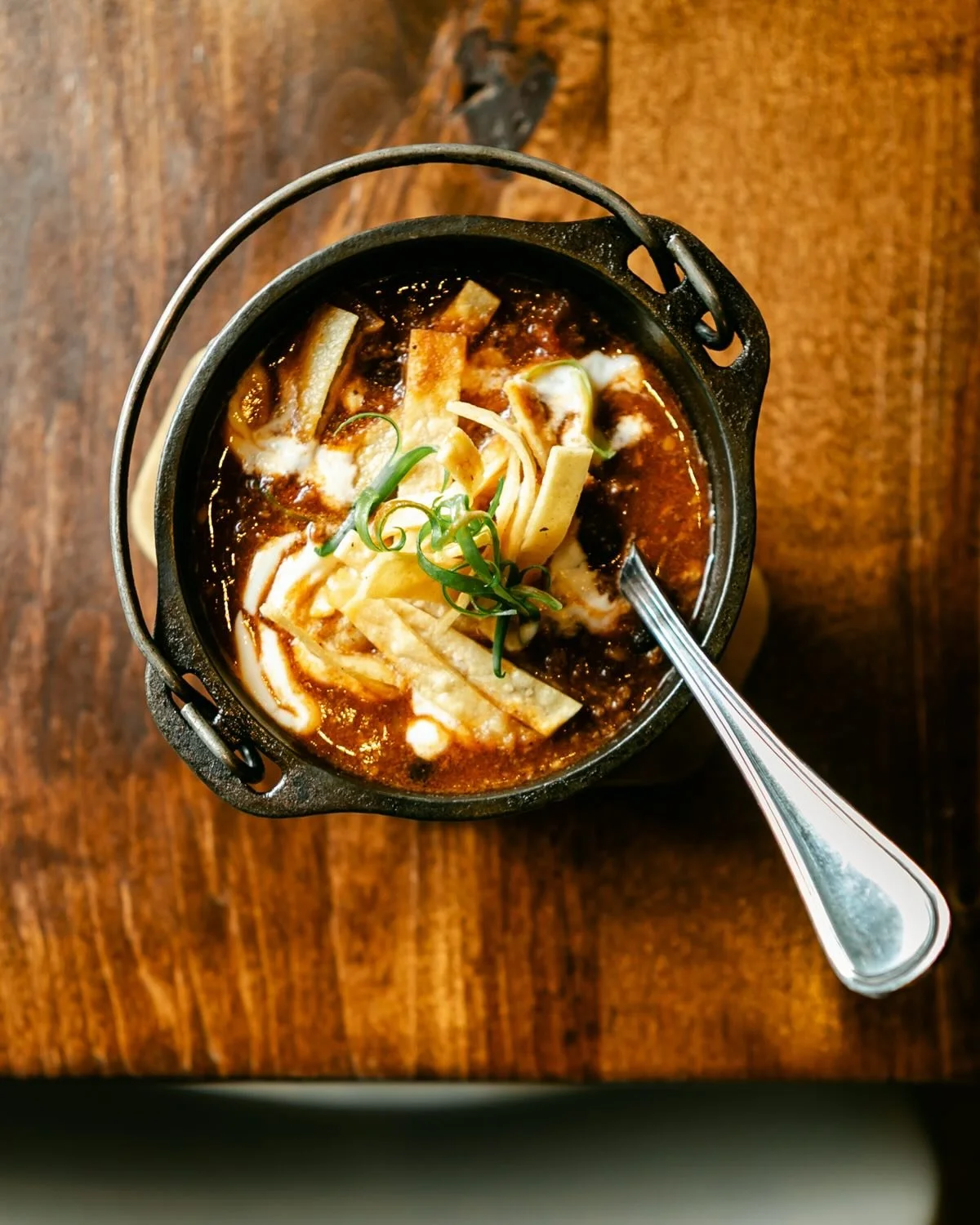 Cold out there? We&rsquo;ve got just the thing. A warm bowl of Fireside Chili. 

Ours is slow-simmered with St. Helens Beef, black beans, plum tomatoes, onion, garlic, and a pour of Evasion Brewing&rsquo;s gluten-free IPA to bring it all together.

A