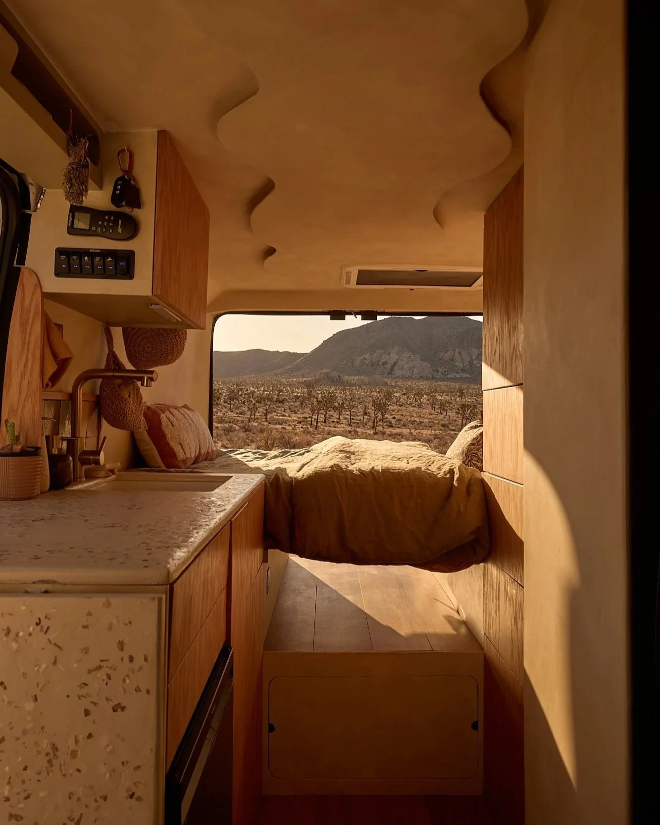 VanTour_144.jpg (Copy)