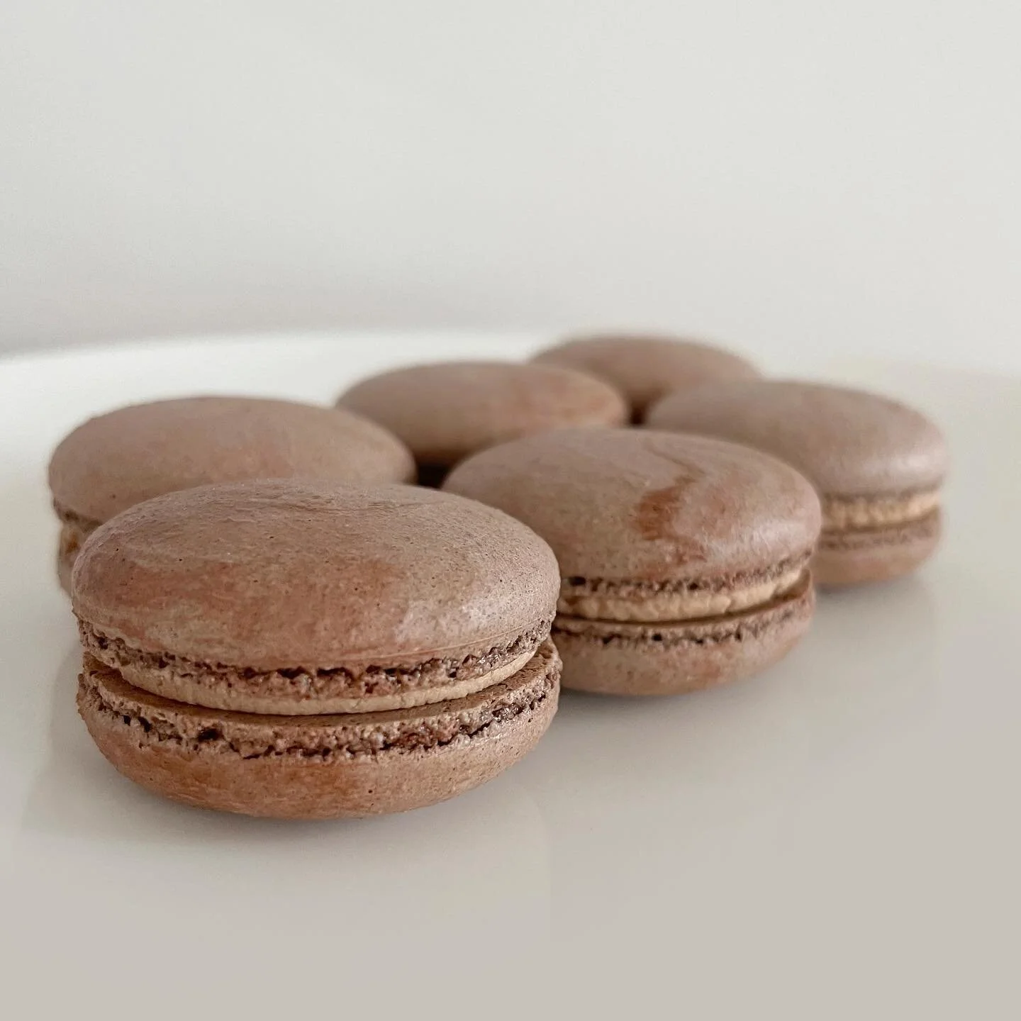 chocolate shells x nutella buttercream + banana bread center
.
.
All I have to say is that these are soo delicious! I mean, there was no way that something with banana bread and Nutella wasn&rsquo;t going to turn out delicious. But it&rsquo;s still a