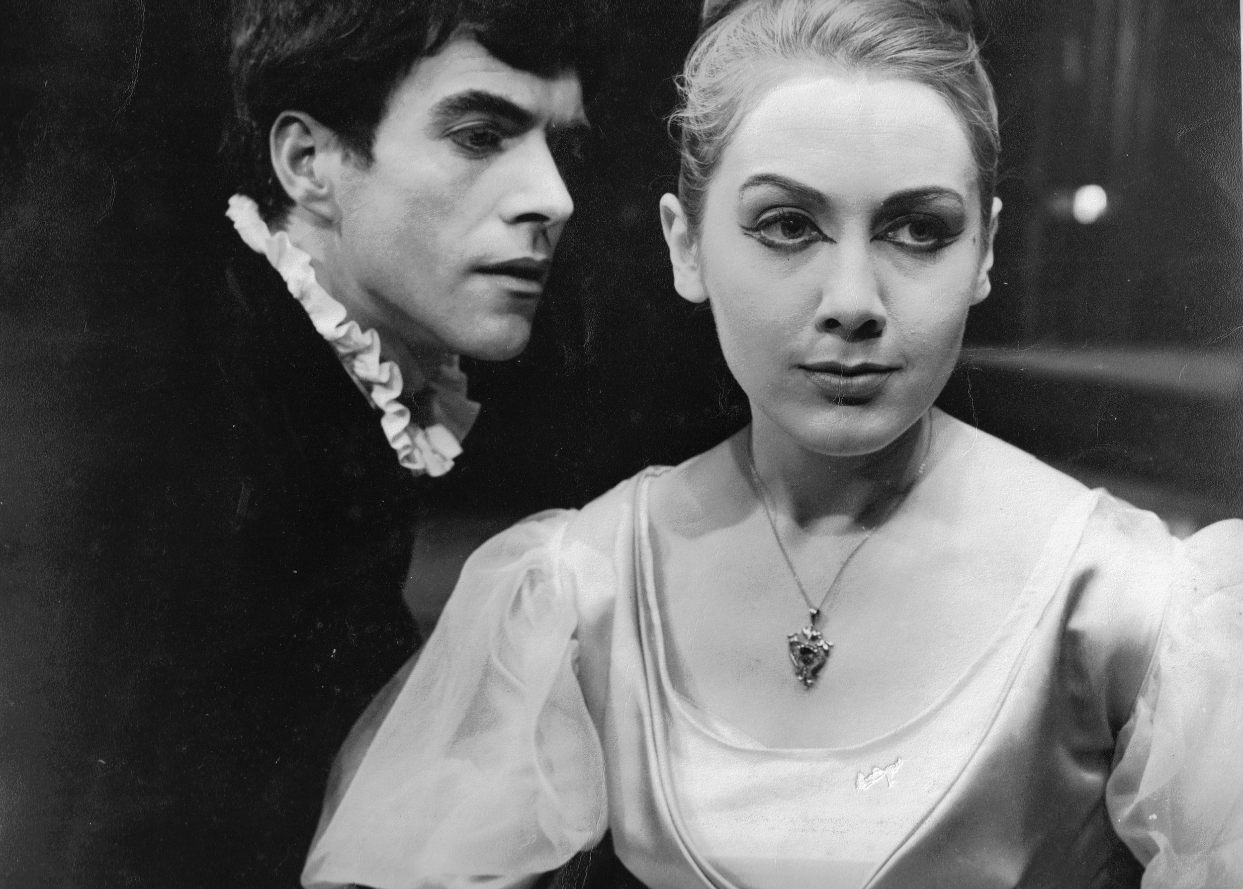 13_John Cairney as Hamlet in 'Hamlet', Glasgow Citizens Theatre, 1960.jpg