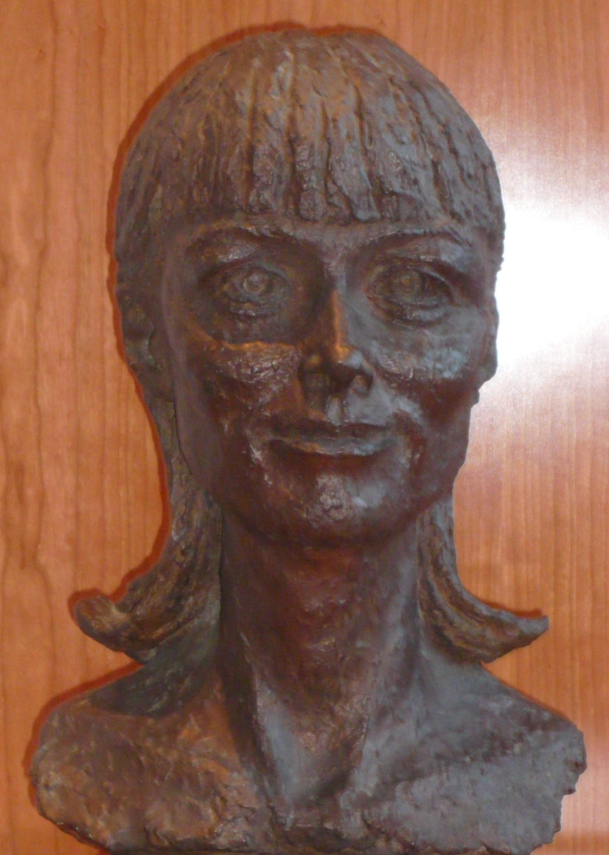 05_Bronze bust by Benno Schotz of Alannah O'Sullivan 1979 (2).jpg