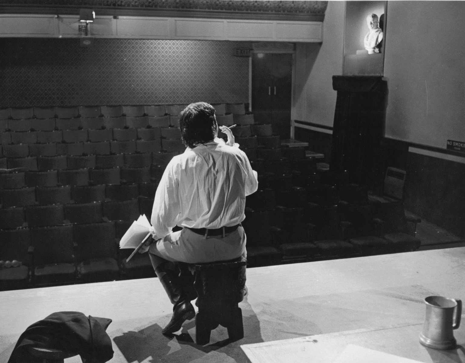 19_Publicity shot of John Cairney as Robert Burns at Theatre Royal, Dumfries 1967.jpg