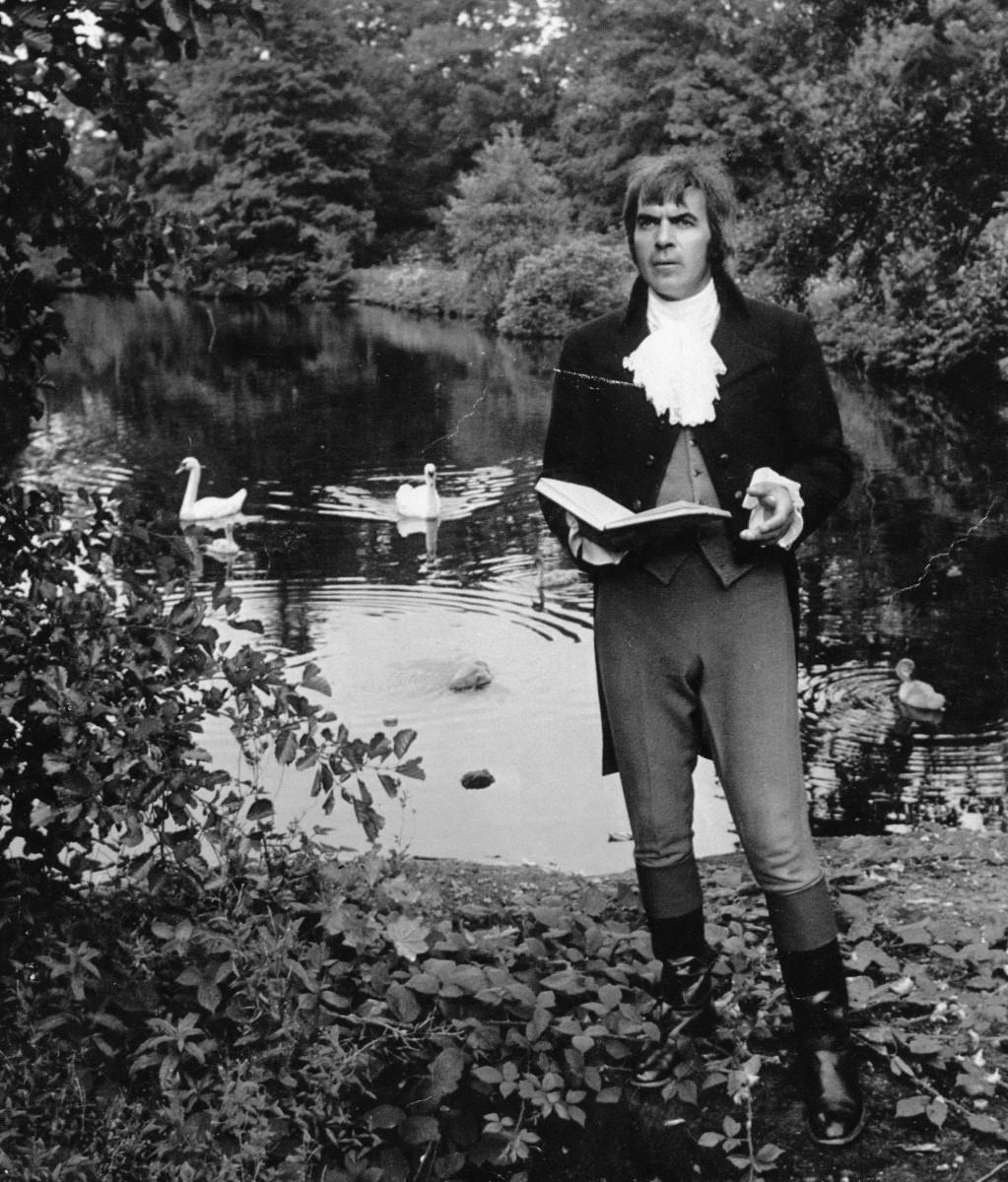 25_John Cairney as Robert Burns, Rozelle Park, 1976.jpg