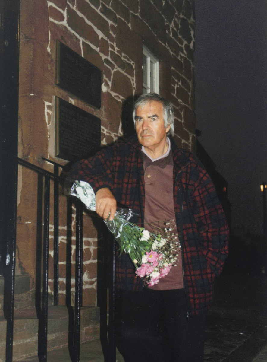 31_Laying flowers at Burns House dawn 1996 on bi-centenary of Burns' death.jpg