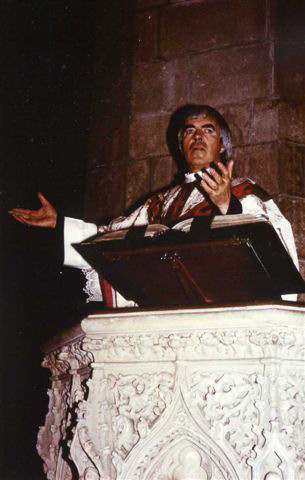 12_John Cairney as Becket in 'Murder in the Cathedral' Edinburgh Festival 1986 (10) Photo Gerald McGrath.jpg