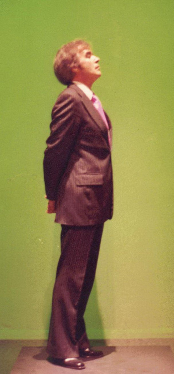 18_John Cairney as Ivor Novello in 'The Ivor Novello Story', Auckland, New Zealand 1982.jpg