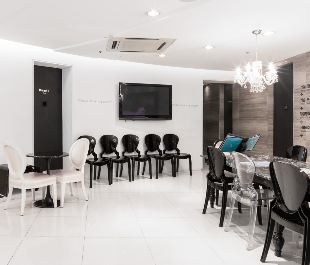 Wonjin Aesthetic Surgery Clinic_Waiting Area and Consultation Rooms_15th Floor%0A.jpg