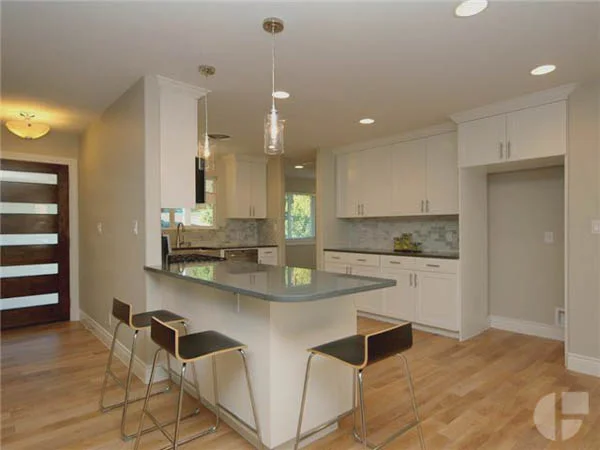 2301EastSide-2.jpg